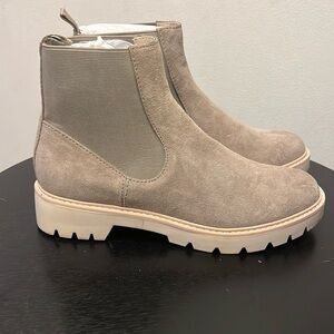Women’s Dolce Vita suede boots. Size 8.5 Brand New.